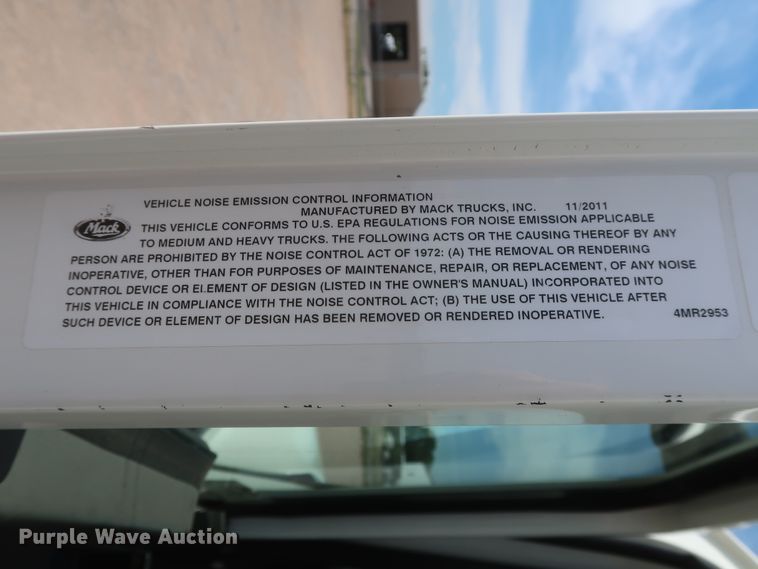 image for item DH0931 2012 Mack GU713  semi truck