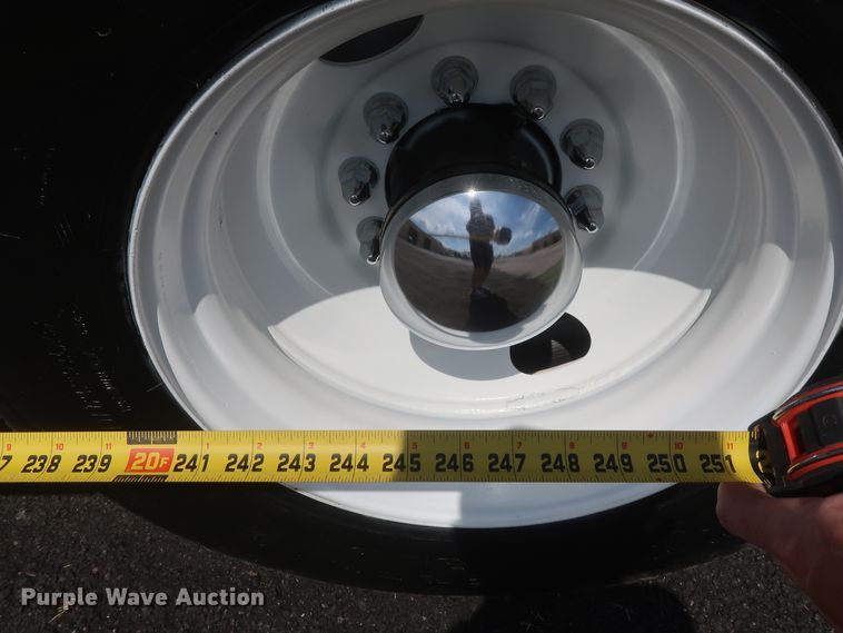 image for item DH0931 2012 Mack GU713  semi truck