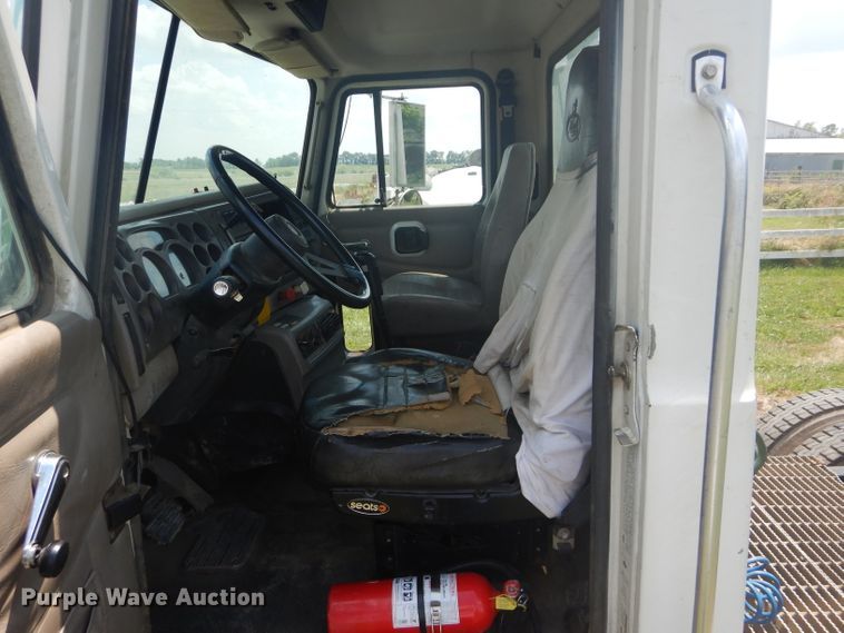 image for item DH4467 2003 Mack CH613  semi truck