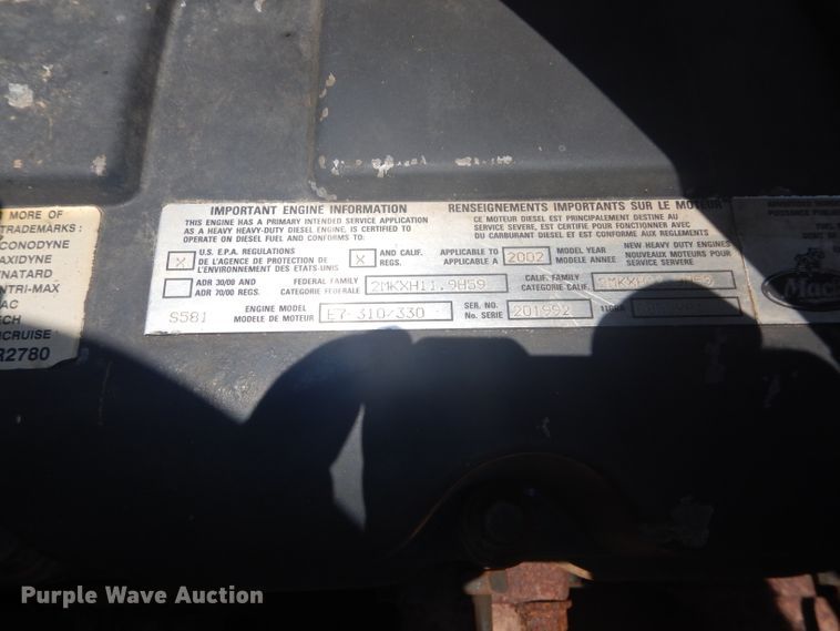 image for item DH4467 2003 Mack CH613  semi truck