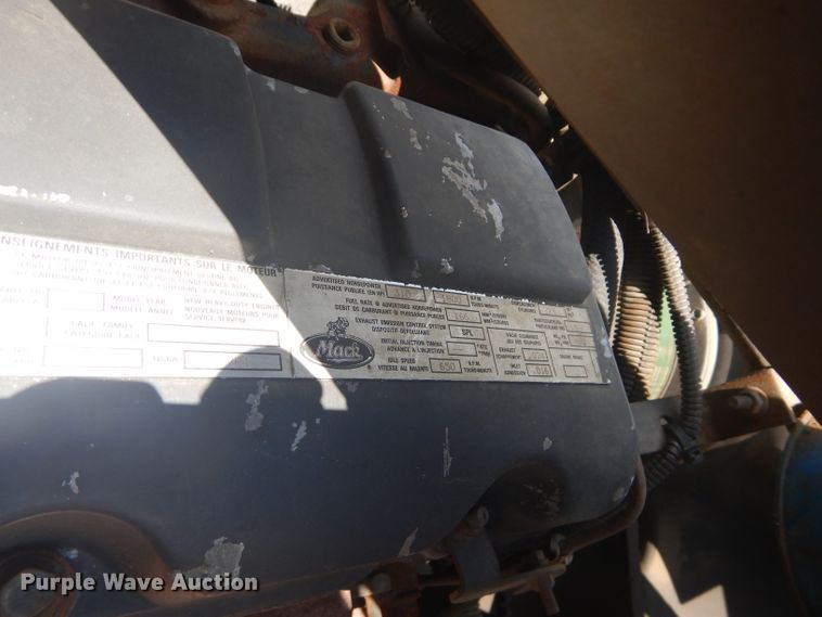 image for item DH4467 2003 Mack CH613  semi truck