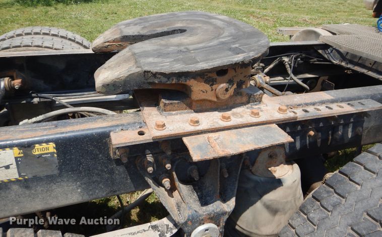 image for item DH4467 2003 Mack CH613  semi truck