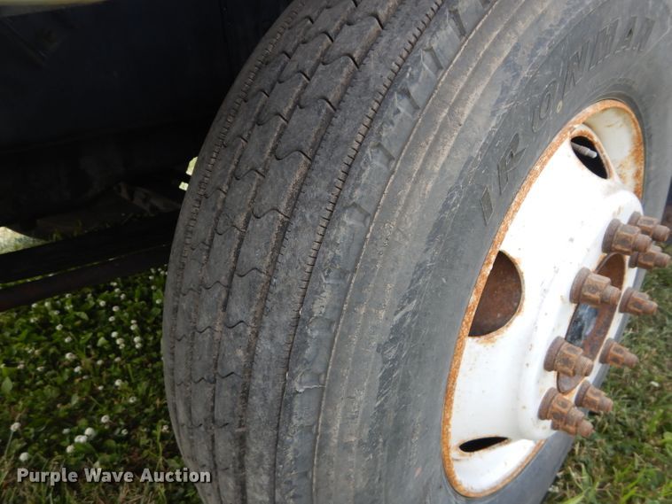 image for item DH4467 2003 Mack CH613  semi truck