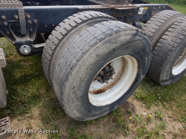 image for item DH4467 2003 Mack CH613  semi truck