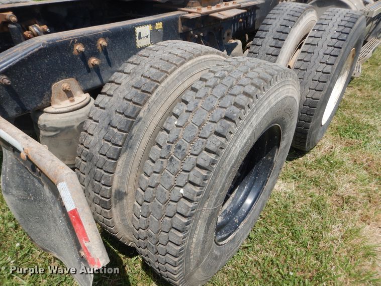 image for item DH4467 2003 Mack CH613  semi truck