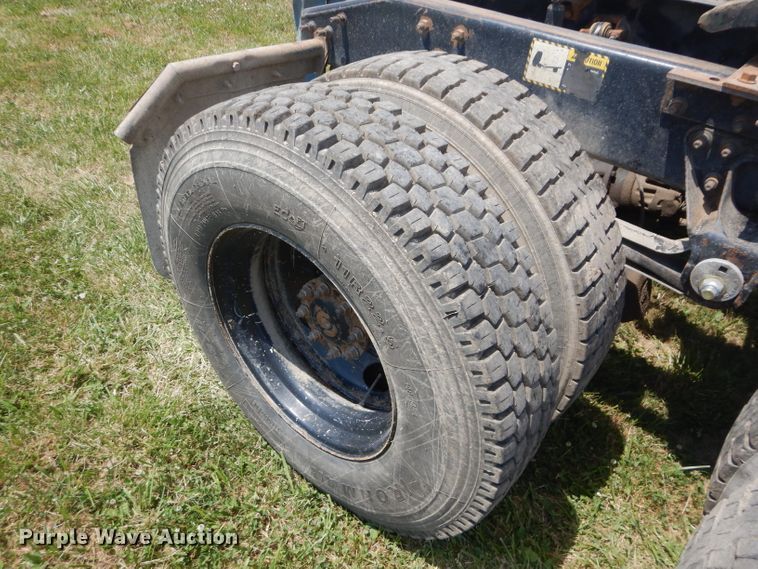 image for item DH4467 2003 Mack CH613  semi truck