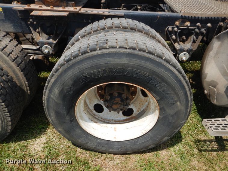 image for item DH4467 2003 Mack CH613  semi truck