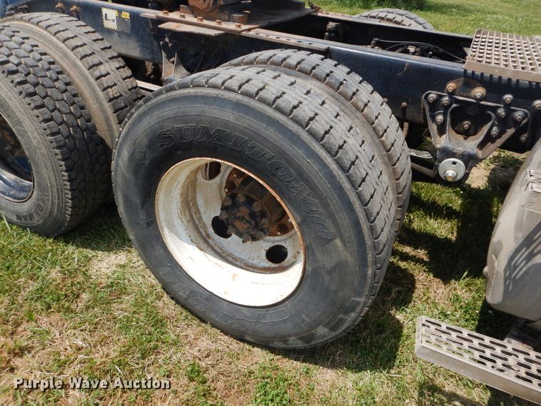 image for item DH4467 2003 Mack CH613  semi truck