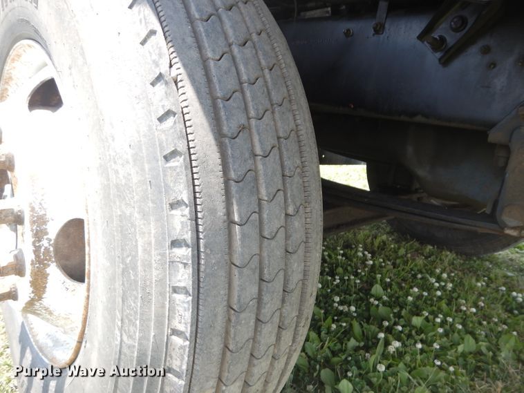 image for item DH4467 2003 Mack CH613  semi truck