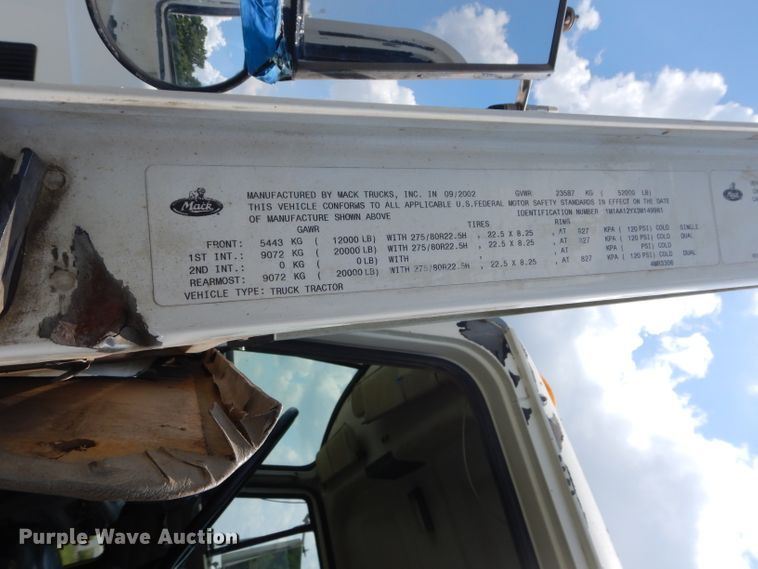 image for item DH4467 2003 Mack CH613  semi truck