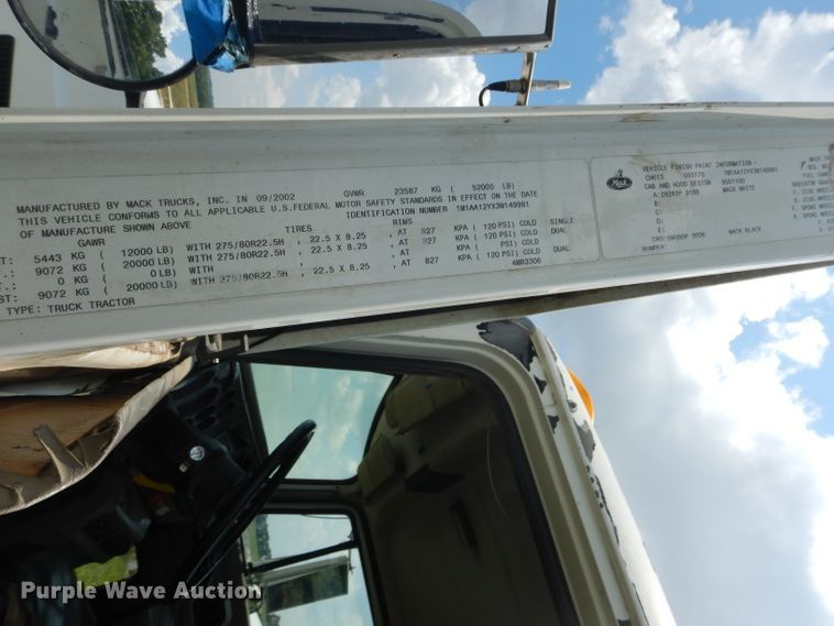 image for item DH4467 2003 Mack CH613  semi truck