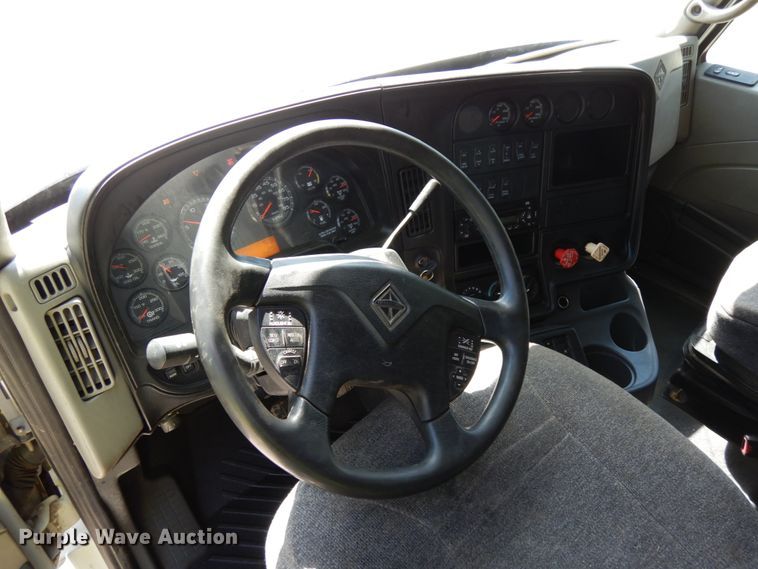 image for item DH6504 2010 International ProStar  semi truck