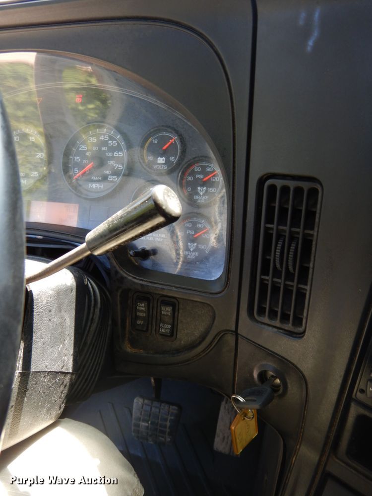 image for item DH6504 2010 International ProStar  semi truck