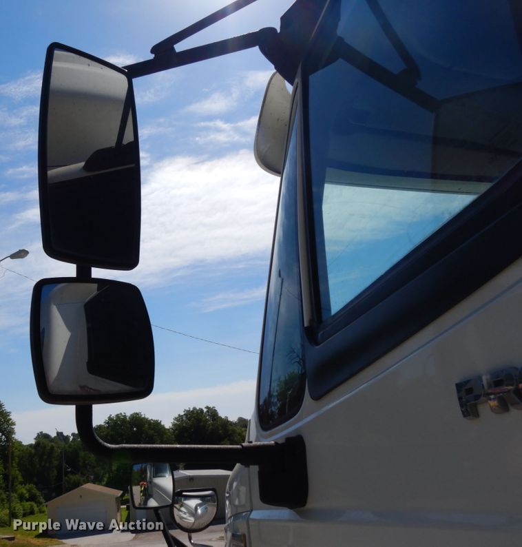 image for item DH6504 2010 International ProStar  semi truck