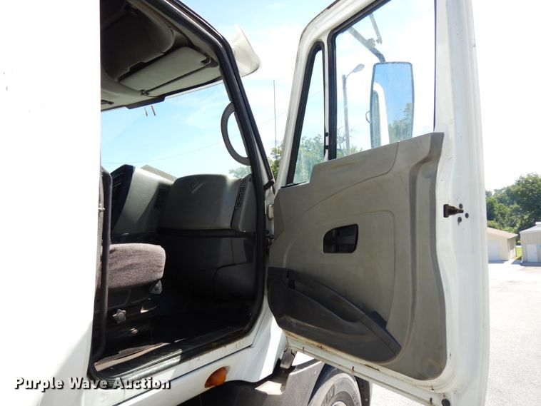 image for item DH6504 2010 International ProStar  semi truck