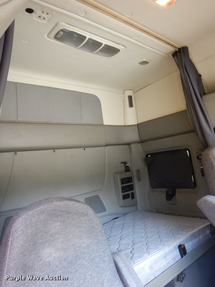 image for item DH6504 2010 International ProStar  semi truck