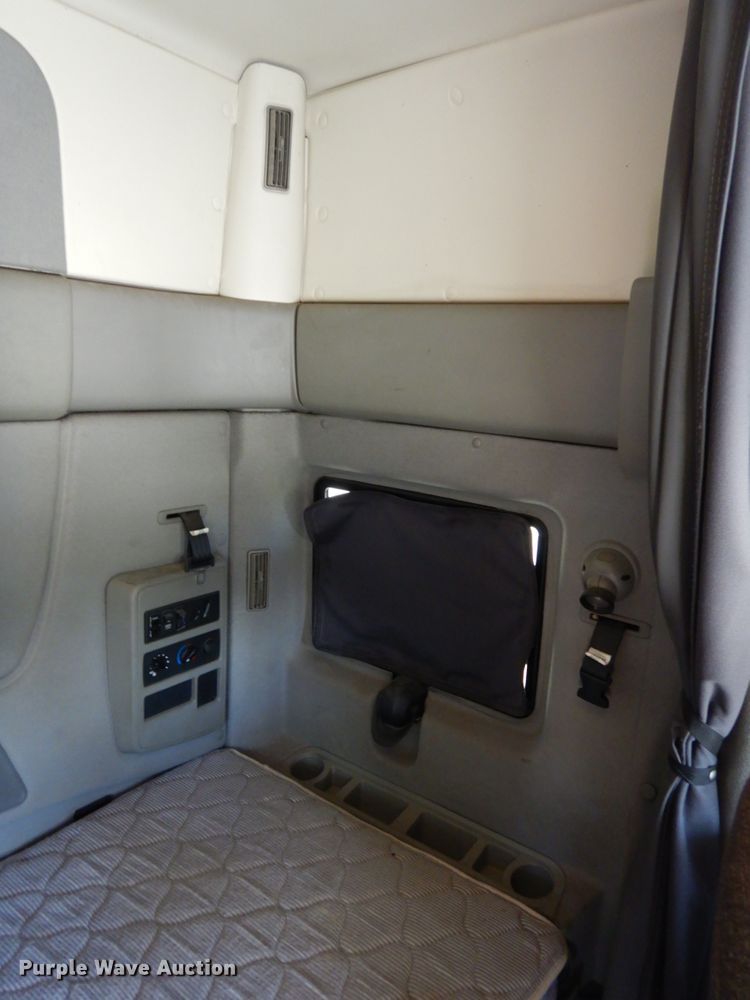 image for item DH6504 2010 International ProStar  semi truck