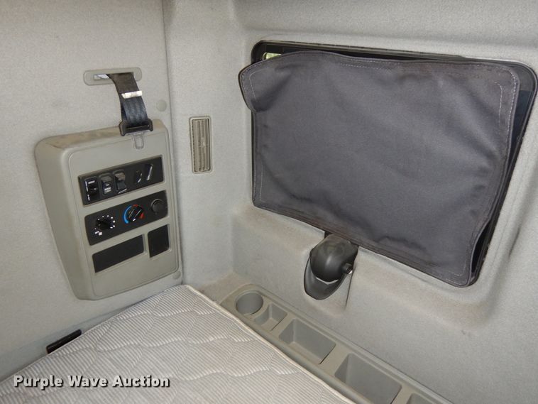 image for item DH6504 2010 International ProStar  semi truck