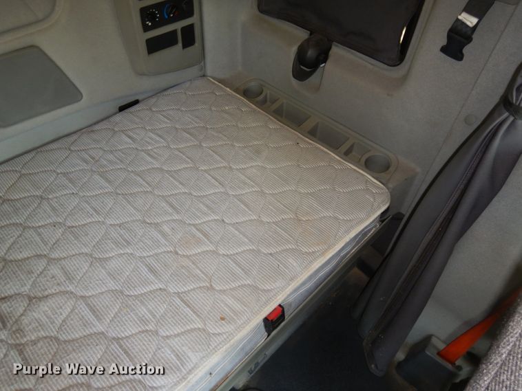 image for item DH6504 2010 International ProStar  semi truck