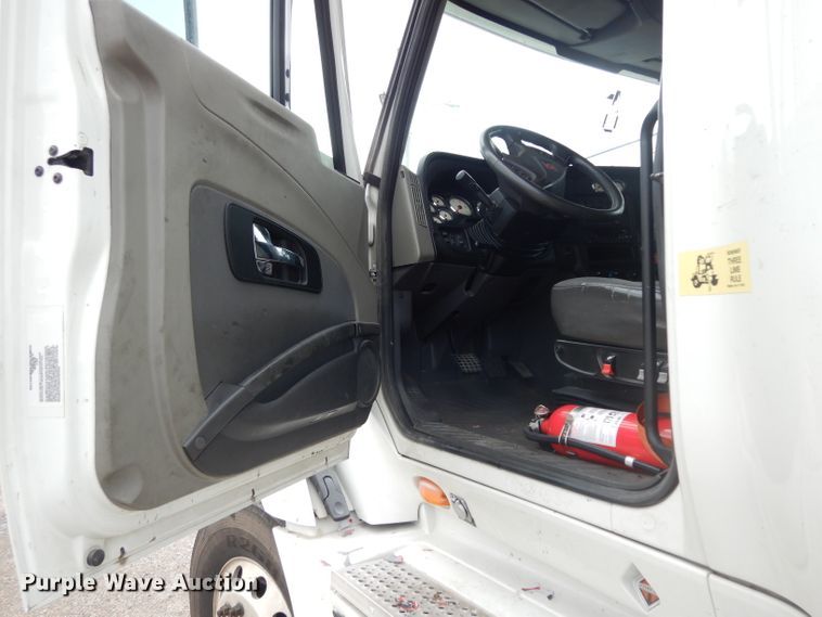 image for item DI5273 2013 International ProStar  semi truck