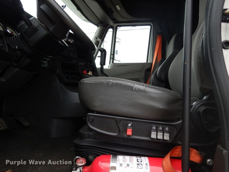 image for item DI5273 2013 International ProStar  semi truck