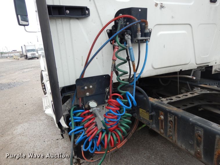 image for item DI5273 2013 International ProStar  semi truck