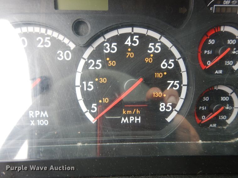 image for item DI5274 2012 Freightliner Cascadia  semi truck