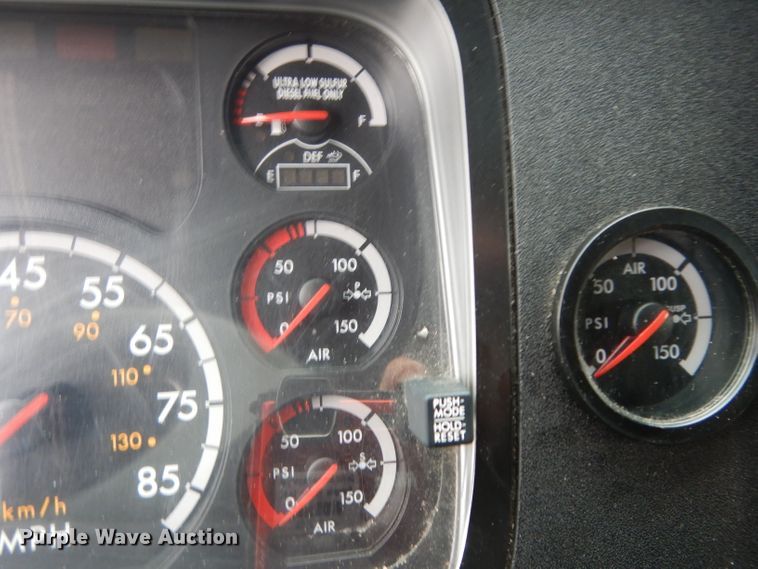 image for item DI5274 2012 Freightliner Cascadia  semi truck