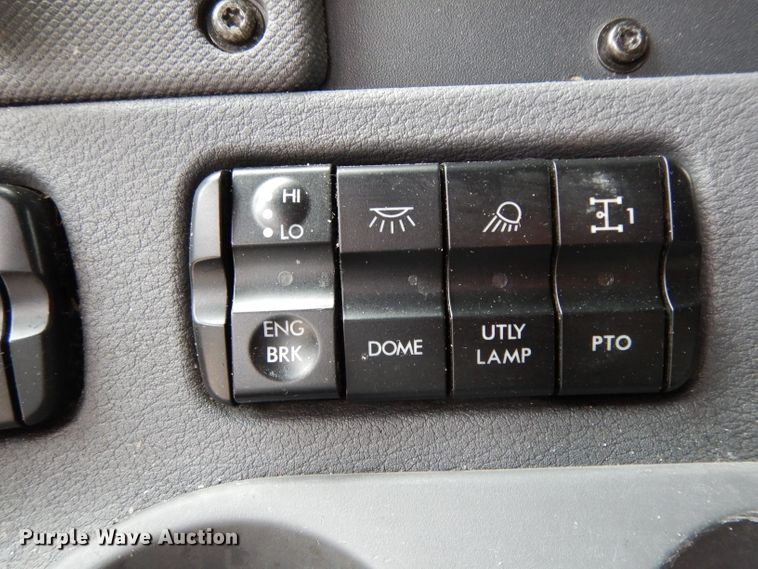 image for item DI5274 2012 Freightliner Cascadia  semi truck