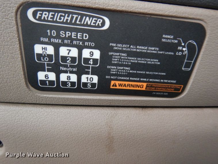 image for item DI5274 2012 Freightliner Cascadia  semi truck