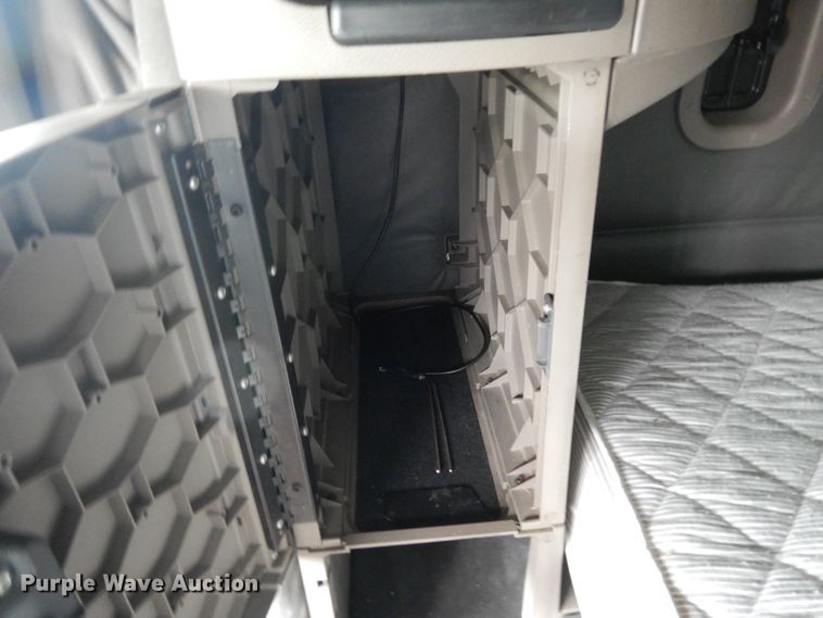 image for item DI5274 2012 Freightliner Cascadia  semi truck