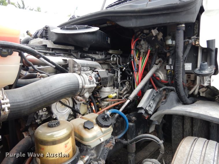 image for item DI5274 2012 Freightliner Cascadia  semi truck