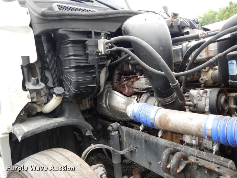 image for item DI5274 2012 Freightliner Cascadia  semi truck