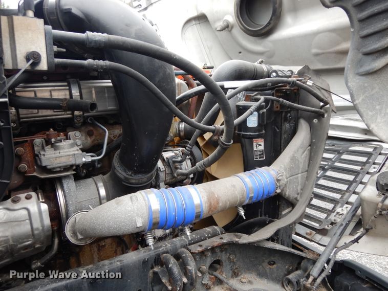 image for item DI5274 2012 Freightliner Cascadia  semi truck