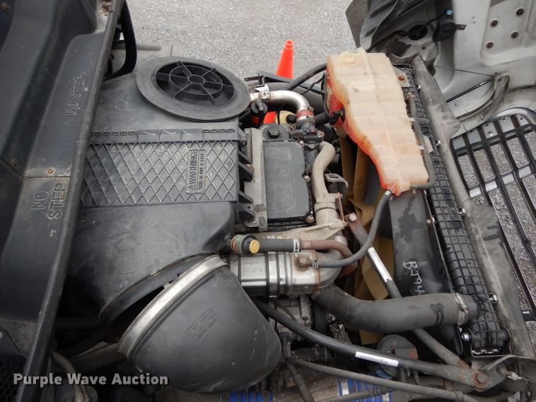 image for item DI5274 2012 Freightliner Cascadia  semi truck