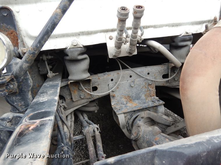 image for item DI5274 2012 Freightliner Cascadia  semi truck