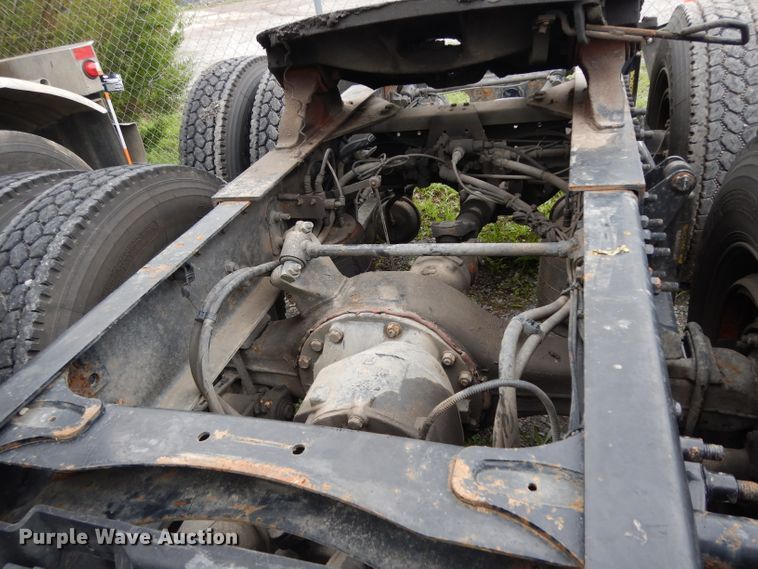 image for item DI5274 2012 Freightliner Cascadia  semi truck