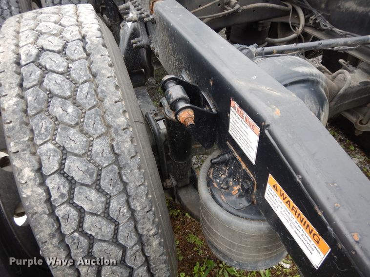 image for item DI5274 2012 Freightliner Cascadia  semi truck