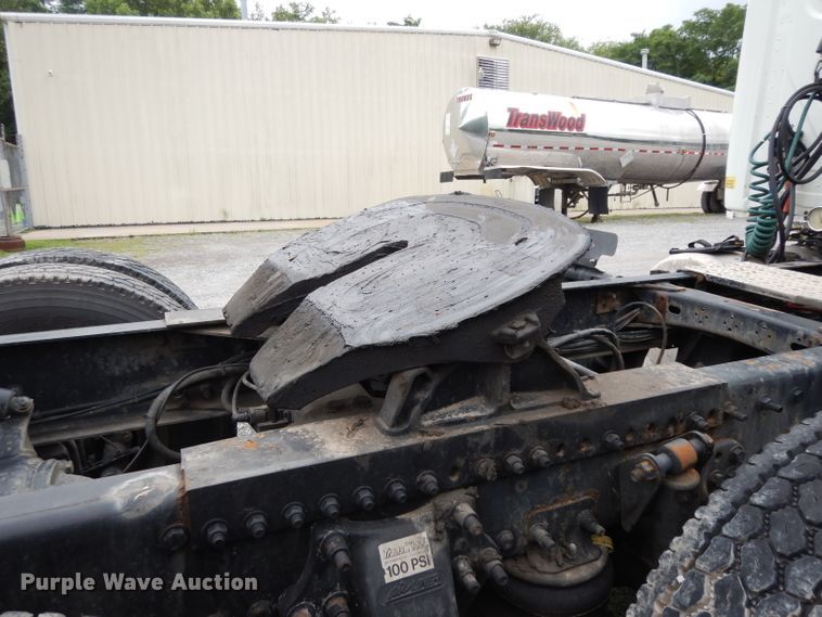 image for item DI5274 2012 Freightliner Cascadia  semi truck