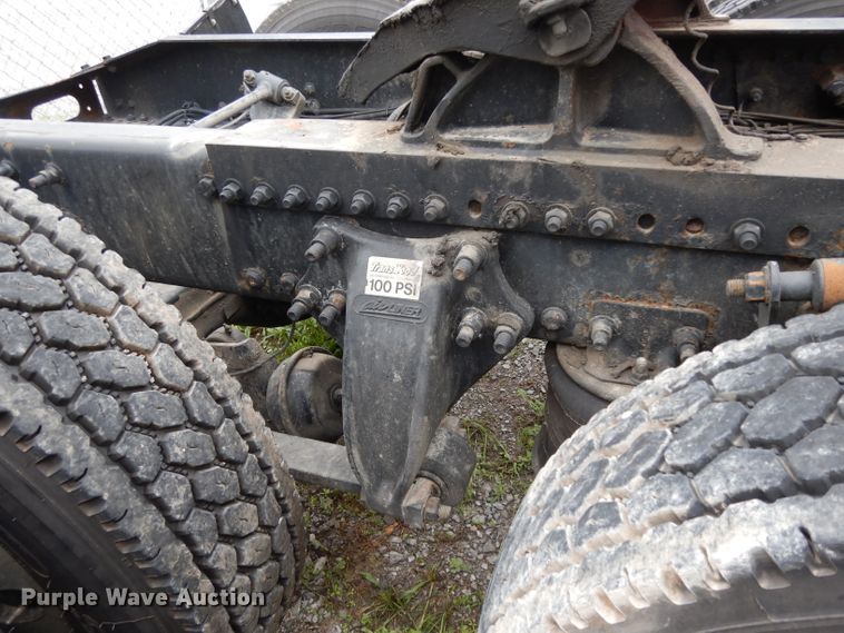 image for item DI5274 2012 Freightliner Cascadia  semi truck