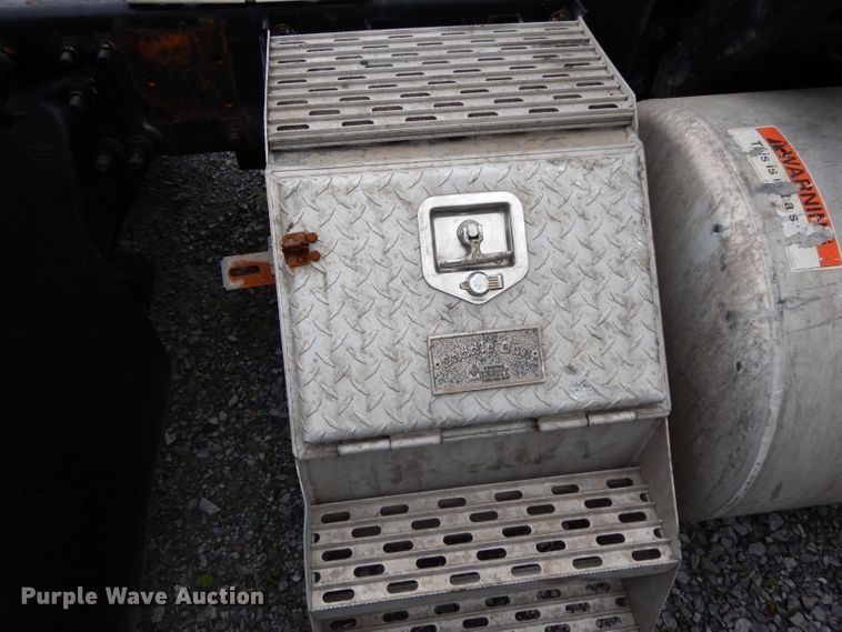 image for item DI5274 2012 Freightliner Cascadia  semi truck