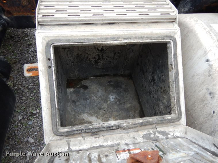 image for item DI5274 2012 Freightliner Cascadia  semi truck