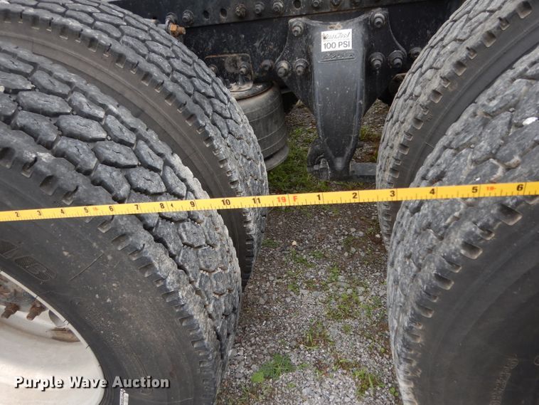 image for item DI5274 2012 Freightliner Cascadia  semi truck