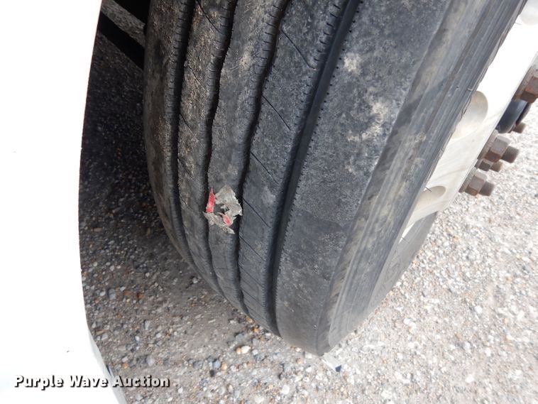 image for item DI5274 2012 Freightliner Cascadia  semi truck