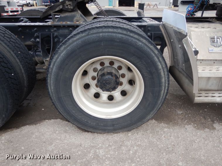 image for item DI5274 2012 Freightliner Cascadia  semi truck