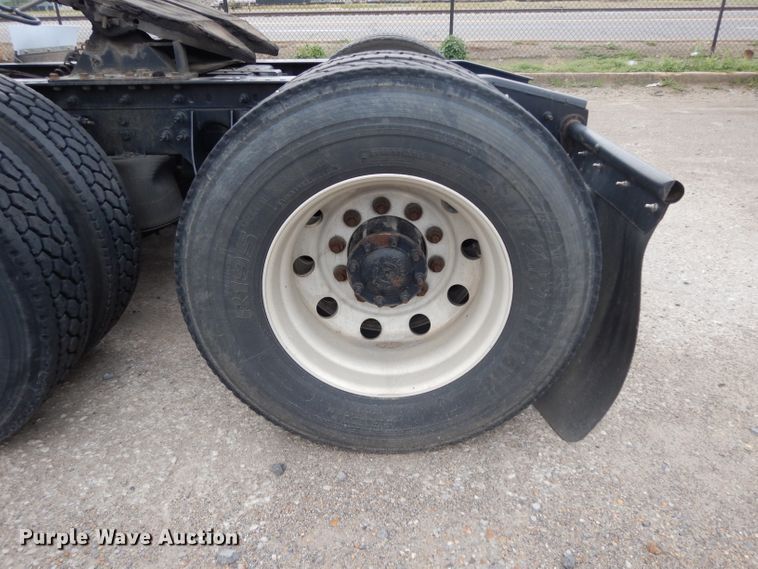 image for item DI5274 2012 Freightliner Cascadia  semi truck