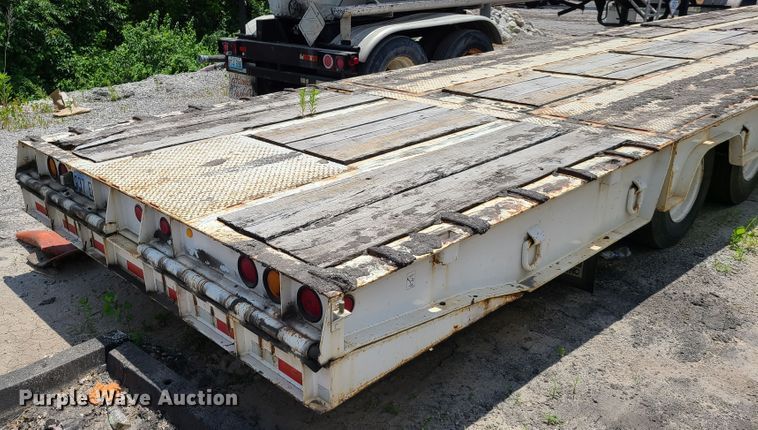image for item EL9835 1993 Trail King TK100HT-483 lowboy equipment trailer