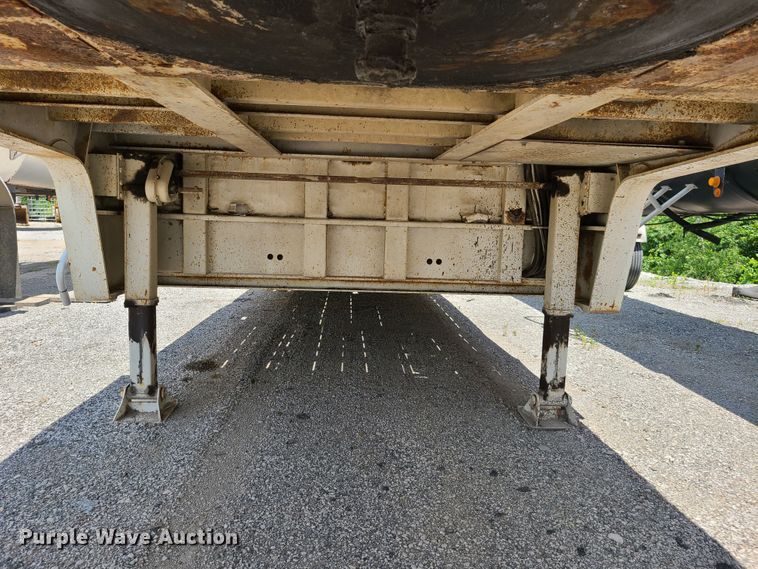 image for item EL9835 1993 Trail King TK100HT-483 lowboy equipment trailer