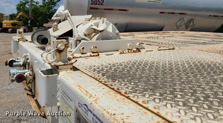 image for item EL9835 1993 Trail King TK100HT-483 lowboy equipment trailer