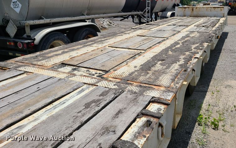 image for item EL9835 1993 Trail King TK100HT-483 lowboy equipment trailer